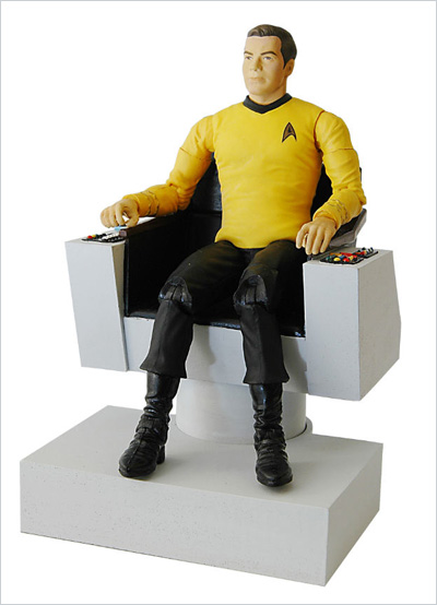 Star Trek Deluxe Kirk & Electronic Command Chair