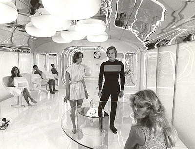 Jenny Agutter, Michael York and Farrah Fawcett-Majors in Logan's Run 