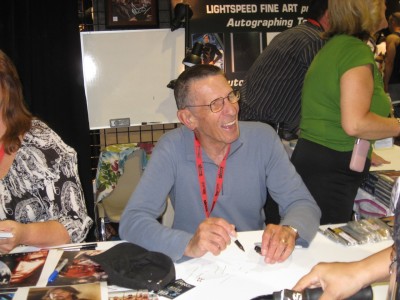 Leonard Nimoy signing! ($60 per autograph, which was still cheaper than Mark Hamill's $100 per autograph)