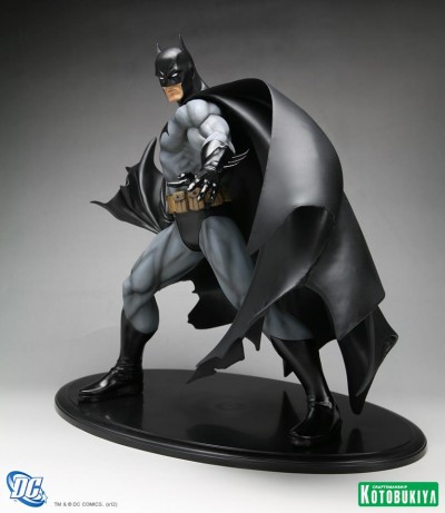 Kotobukiya's Batman Black Costume ARTFX statue 2