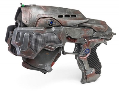 Gears of War 3 Pistol Replica 1