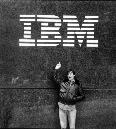 Steve Jobs in front of the IBM building