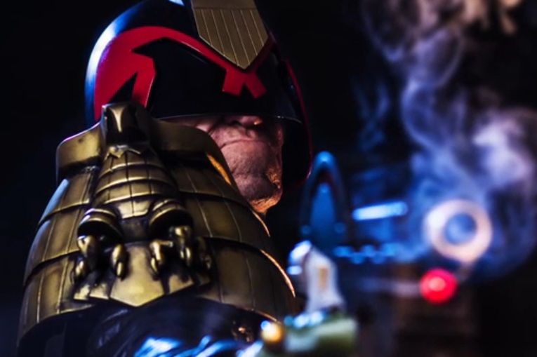 Amazing Judge Dredd Cosplay is Part Make-up, Part Costume, All Awesome.